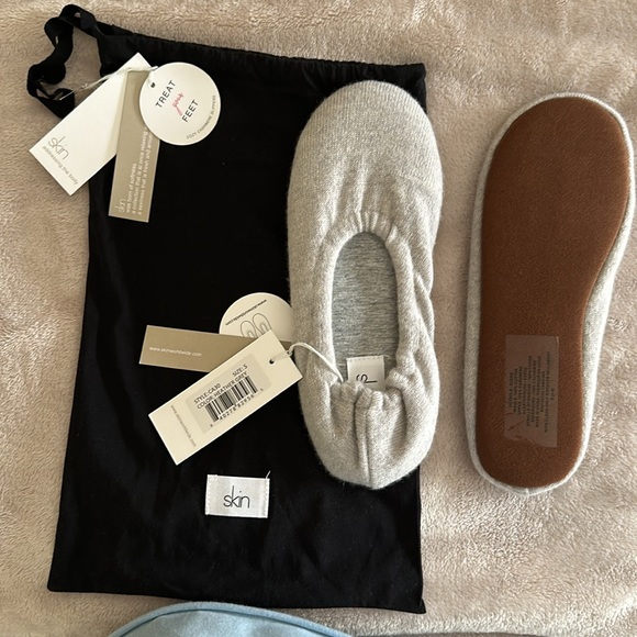 Skin 100% Cashmere Slippers - Picture 2 of 4